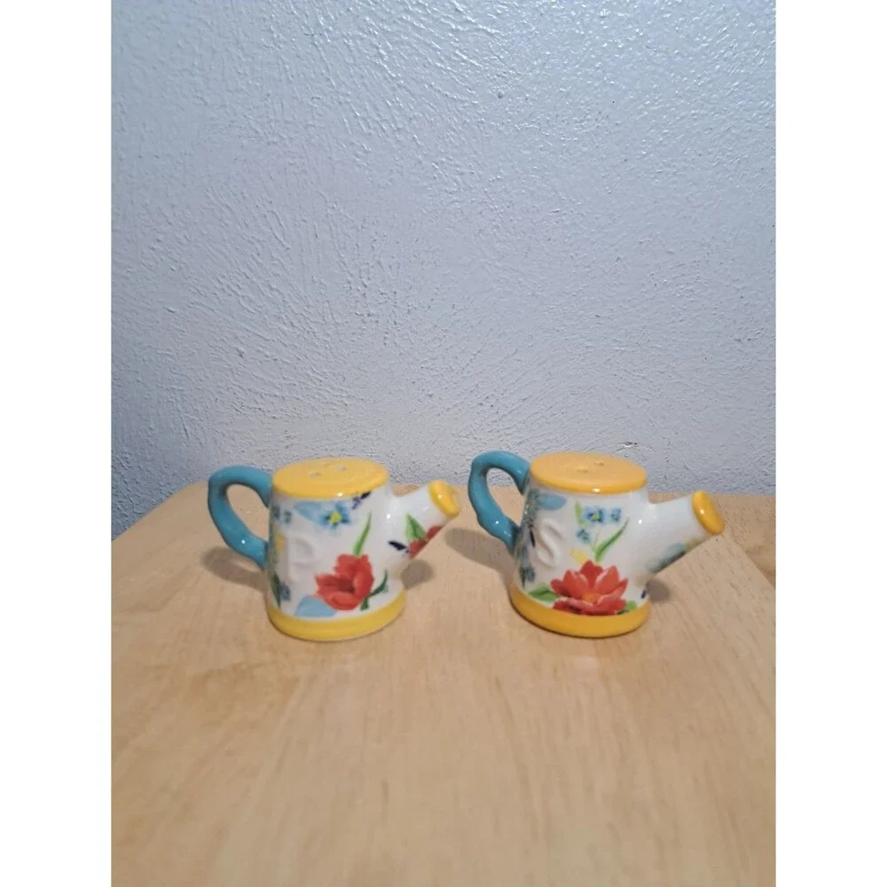 Pioneer Woman Salt Pepper Shakers Watering Can Spring Bouquet Ceramic Kitchen